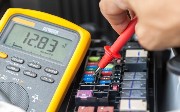 Có rất nhiều nguyên nhân dẫn đến hư cầu chì khiến máy lạnh bật không lên